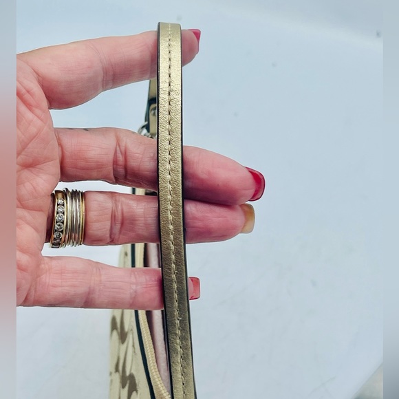 COACH SIGNATURE COLLECTION JACQUARD WRISTLET WITH LOGO CHARM  IN KHALI & BRONZE - Picture 14 of 15